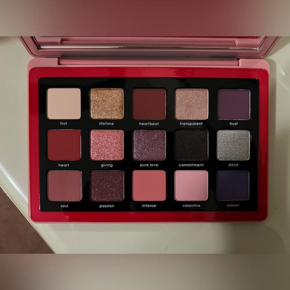 BNIB Natasha Denona Love Palette - Picture 2 of 2